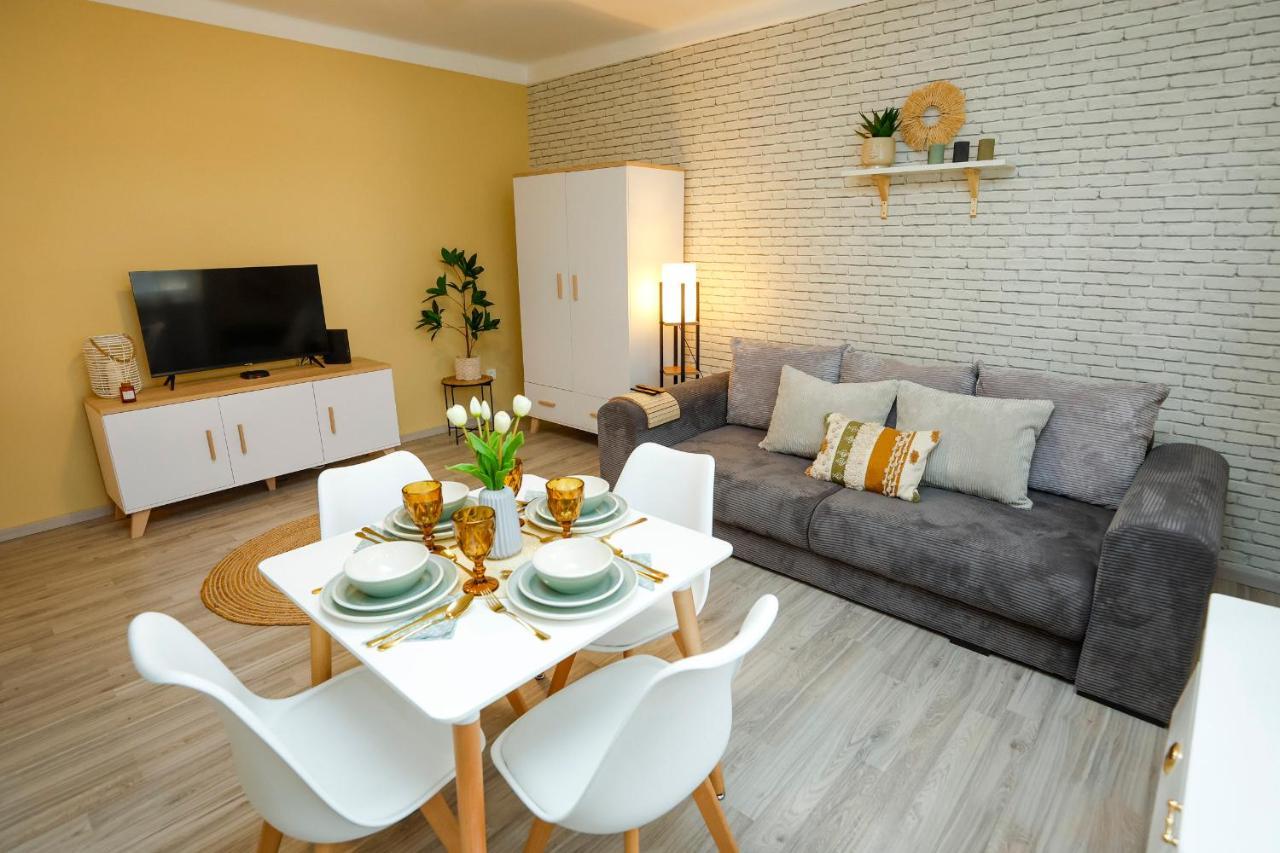 Parti Setany Apartman Eger Buitenkant foto